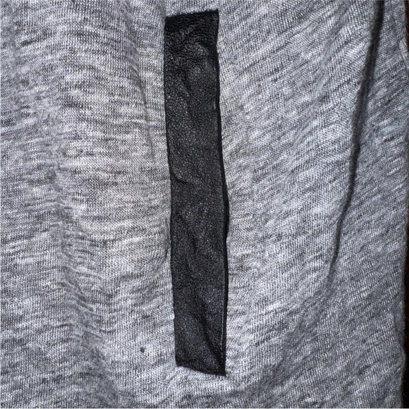 MAJE Gray Linen Goat Leather Trim Pockets 3/4 Sleeves Tee Shirt Size Small - Picture 4 of 12